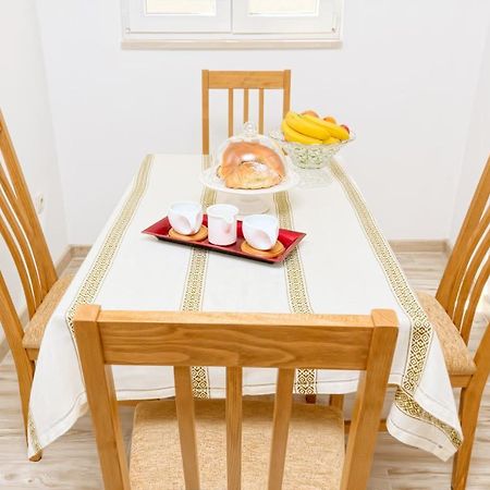 Apartman More&Maslina ตราสนิสเซ ภายนอก รูปภาพ