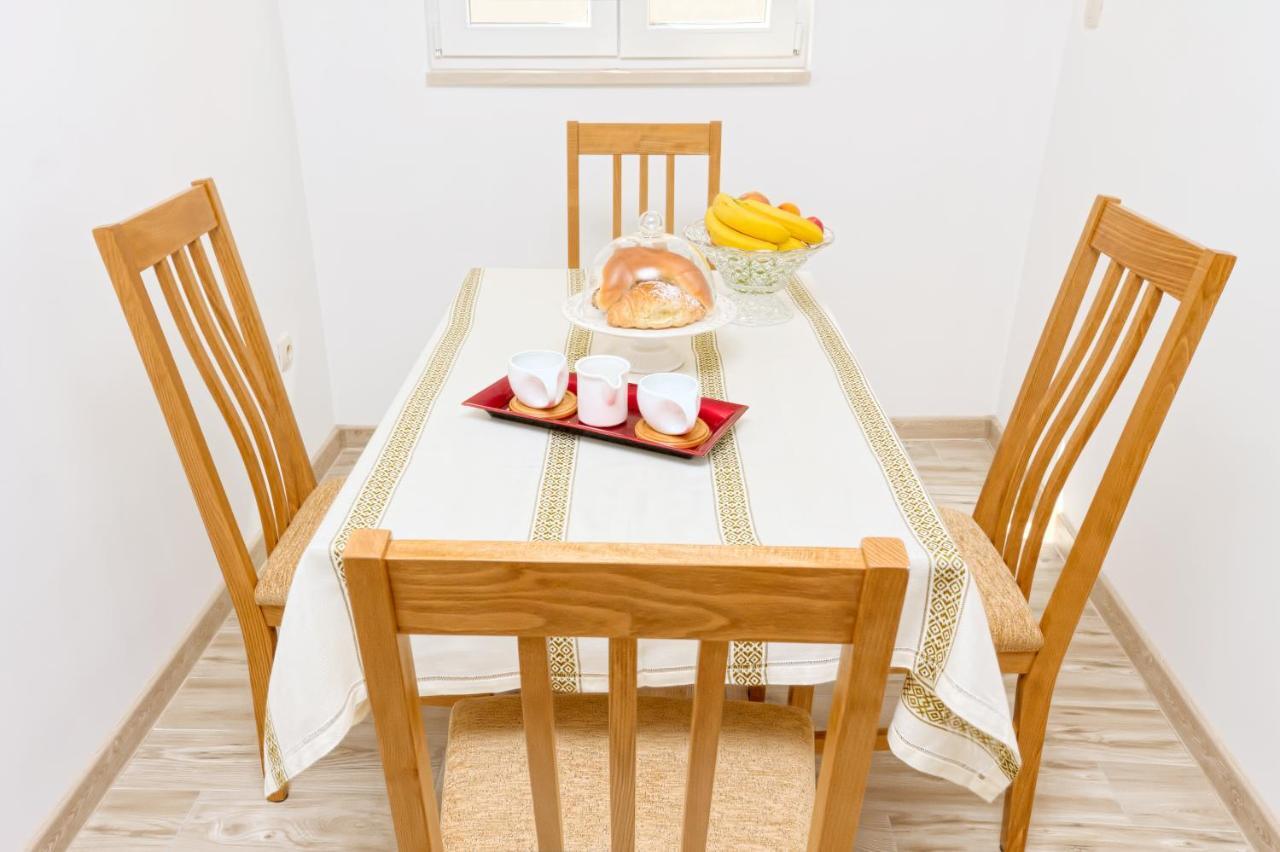 Apartman More&Maslina ตราสนิสเซ ภายนอก รูปภาพ