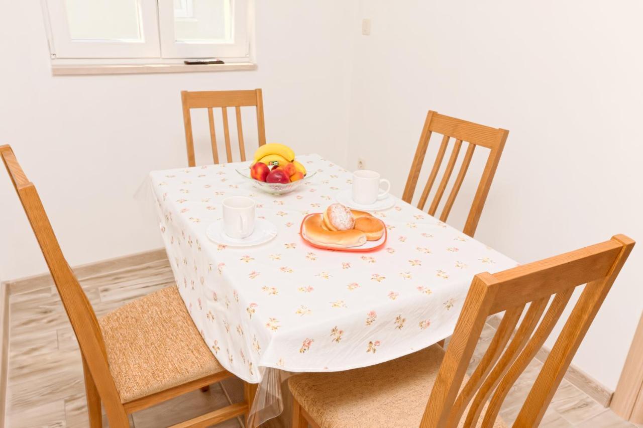 Apartman More&Maslina ตราสนิสเซ ภายนอก รูปภาพ
